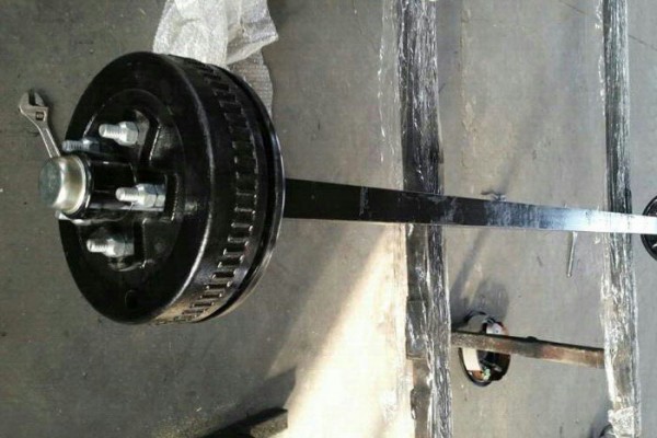 直轴加强筋板式电刹制动式后桥